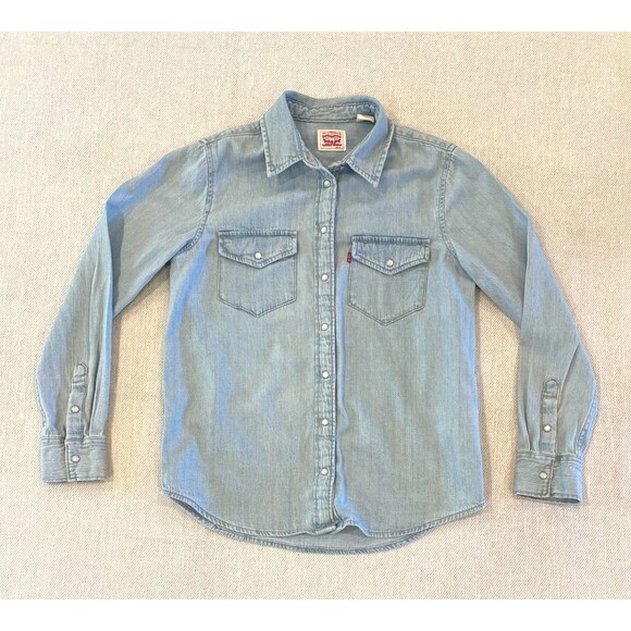 Levis Denim Shirt Womens XS Blue Western Pearl Snap Button Up Light Wash - Picture 1 of 9